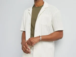 Tee-shirt à col polo avec ouverture boutonnée